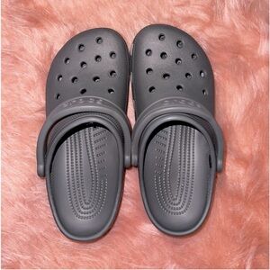 Crocs Classic Clog in Gray